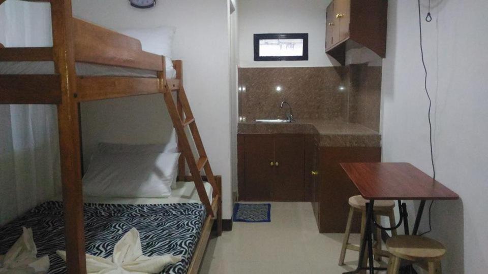 Sealor Pension House Puerto Princesa Bagian luar foto